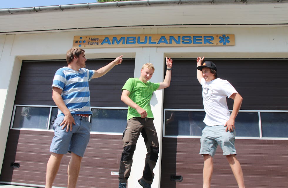 Ambulanseelevar. Tobias Bø, Espen M. Iversen og Matias Haraldsen