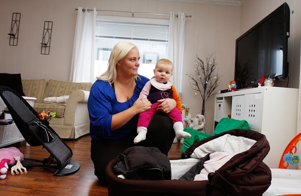 NY KVARDAG I SAUDA: For fire månader sidan flytta Hildeborg Juvet Hugdal tilbake til Sauda. Nå har 32-åringen fødselspermisjon. (Foto: Frank Waal)