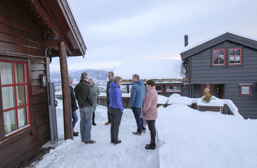 Formannskapet var onsdag på synfaring i Haugane I-feltet i Svandal. Deretter vedtok dei at reguleringsplanen for feltet ikkje er gyldig. Foto: Frank Waal.