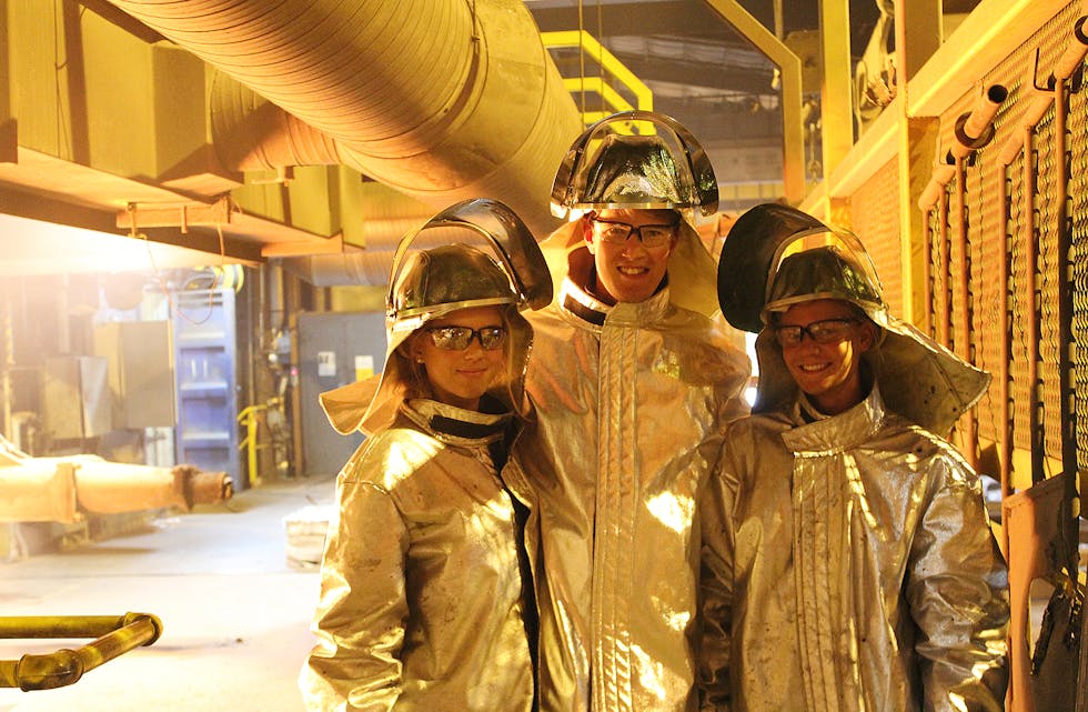 GODE KOLLEGAER: Stortingspolitikaren Torstein Tvedt Solberg er stornøgd med dei greie kollegaene i omnshuset. Frå venstre: Hege Eline Rike Hansen, Torstein Tvedt Solberg og Tina Håheimsnes. (Foto: Cornelia Bregård)