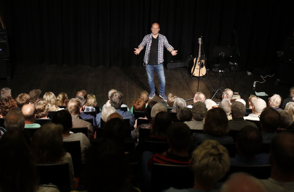 Trygve Slagsvold Vedum stilte opp i eit ope møte på Folkets Hus i Sauda torsdag kveld. Foto: Frank Waal.