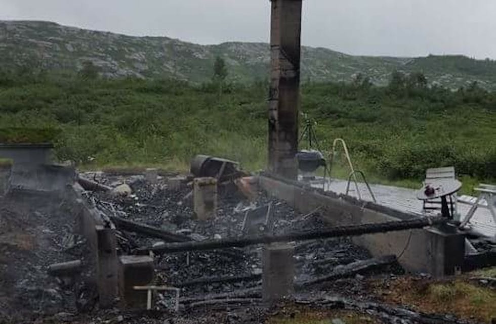 TOTALSKADD: Hytta som brann på Breiborg er brent ned til grunnen. (Foto: Sør-Vest politidistrikt)