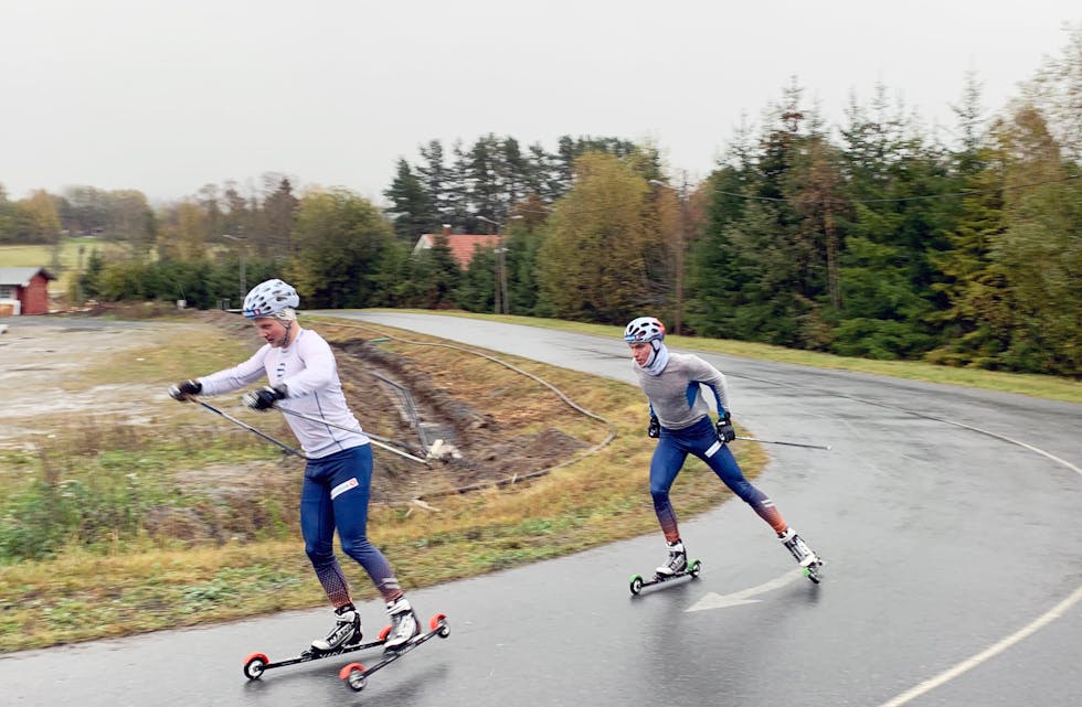 Thomas Karbøl Oxaal, her saman med ledsagar Ole-Martin Lid på ei intervalløkt på samling i Drammen i haust, trivst med den nye treningskvardagen på Lillehammer. Sesongstart nærmar seg, og verdscupen på Lillehammer er første mål for 20-åringen denne sesongen. 
