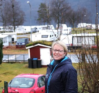 Aud Hege Jørgensen Hebnes (45) er klar for å gi seg som drivar av  Sauda Fjord Camping. Nå sel familiefirmaet, Sauda Boligservice, all bygningsmassen på campingplassen i Saudasjøen. Prislappen er 13 millionar kroner.  
