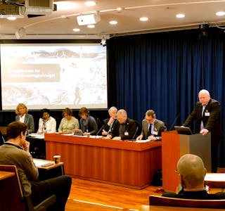 Harald Halvorsen Løland og Asbjørn Birkeland argumenterte for nye finansieringsløysingar for Saudatunnelen, då dei deltok på Distriktsnæringsutvalget sitt innspelmøte måndag.