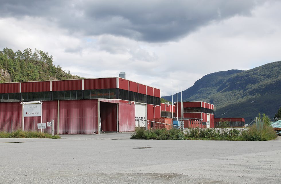 Glasfabrikken i Saudasjøen, med 44-45 tilsette, er ramma av konkurs.