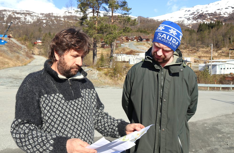 Grunneigarane Osmund Svandal (til venstre) og Ola Djuv ønsker å legga til rette for nær 650 nye hytter i Svandalsfjella. Dei meiner den nye kommuneplanen bare gjer det realistisk å få bygd 100-150 nye hytter. 