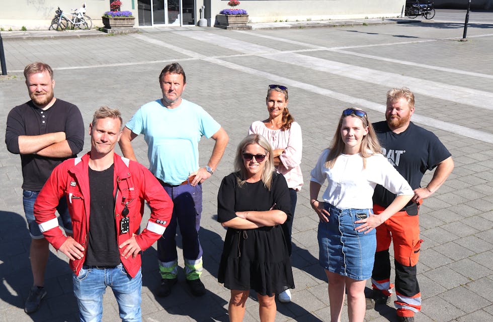 26 saudabuar har tatt på seg meddommarverv i rettssystemet dei komande fire åra. Blant dei finn me, frå venstre: Terje Bratland (tingretten), Gunnar Andre Gauthun (tingretten), Knut Risvold Aalvik (tingretten og jordskifteretten), Nina Havreberg (tingretten), Anita Nedrebø (tingretten), Elin Storesund Brekke (tingretten og jordskifteretten) og Alf Jostein Årtun (lagmannsretten og jordskifteretten) .