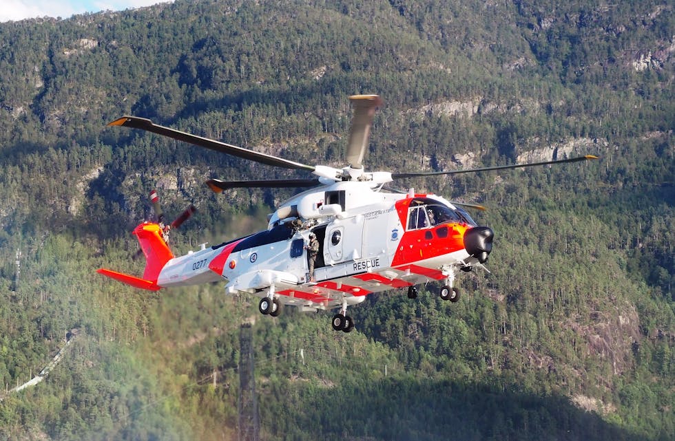 Innan 2022 skal 16 nye AW101 SAR Queen-helikopter overta redningstenesta for Sikorsky SH-3 Sea King, som har utført redningsoppdrag i Norge i snart 50 år. Tysdag landa eitt av dei nye helikoptera på kaien i Sauda. 