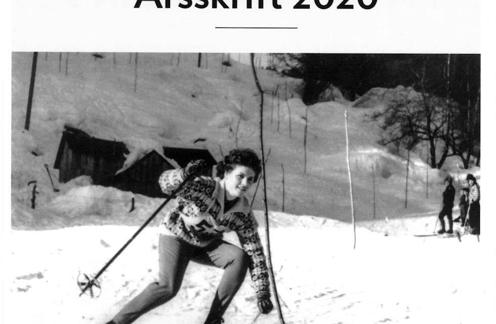 Sauda sogelag er ute med sitt 40. årsskrift, som byr på meir enn 220 sider med lokalhistoriepåfyll. Bildet på framsida viser Gladys Halsnes under KM i alpint i Brekkeheia, snøvinteren 1962. 