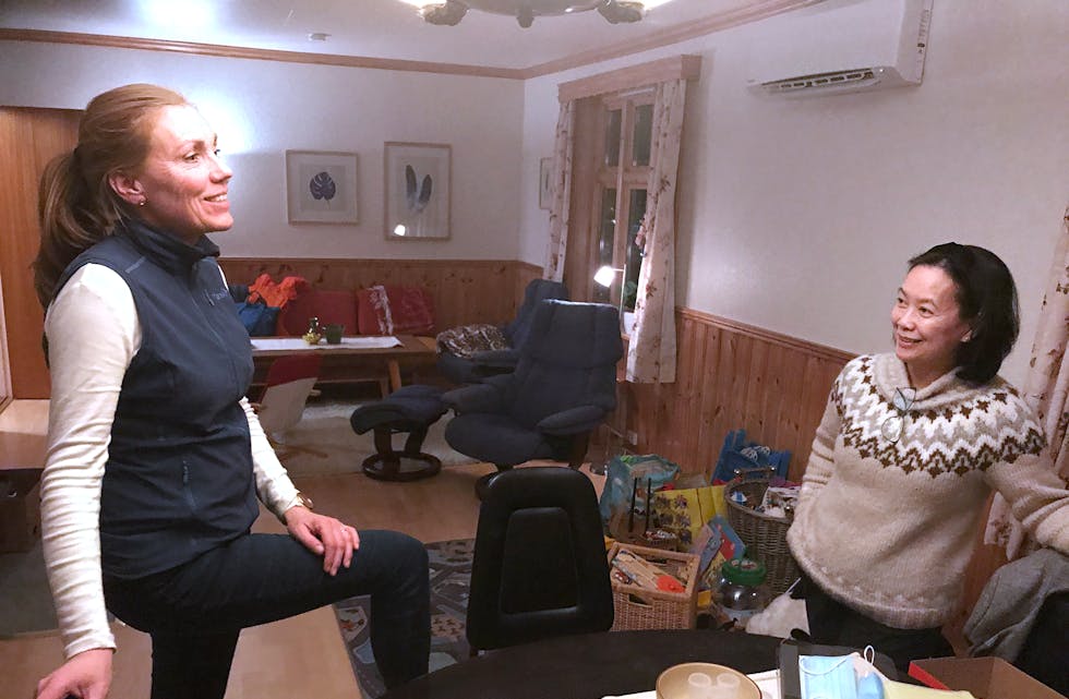 Onsdag kveld var Janne Eikevik, leiar for vaksenopplæringa og introduksjonstenesta i Sauda, og Olivia Obtinario, einingsleiar ved legesenteret, på plass i eit leigd bustadhus i Sauda, klare for å ta imot ein syrisk firebarnsfamilie. Hjelpsame saudabuar har sørga for både klede, utstyr og innbu til familien, som har budd i flyktningleir i fleire år. 