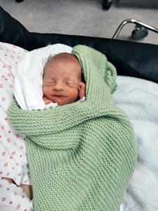 Andreas Haarr blei Sauda sitt ”nyttårsbarn”, då han er den første saudabuen som er fødd i 2021. Han blei fødd natt til 12. januar. 