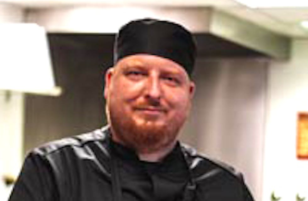 Mike Dähmlow har jobba i snart åtte år som sjefskokk ved Panorama Hotell & Resort på Sotra. Nå blir han kjøkkensjef ved Åbøtunet og skal laga mat til Saudas eldre.