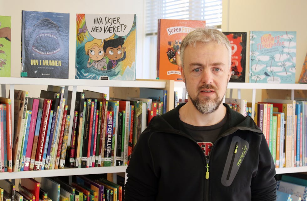 På grunn av pandemien har biblioteket hatt færre besøkande i 2020. Biblioteksjef Sveinung Helgesen håpar at det nye året kan gjøre det muleg å ha fleire arrangement. 