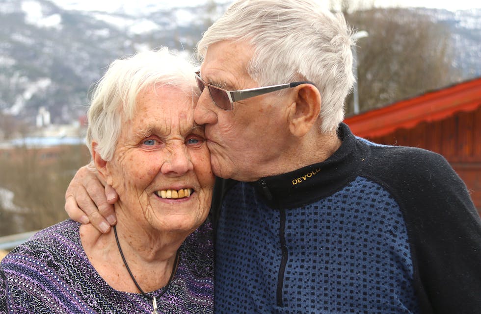 Ein lærer kvarandre å kjenne gjennom eit 70 år langt ekteskap. Likevel fortel Solveig og Odd Wiik at kjensla av å vere kjærestar, aldri har forsvunne.