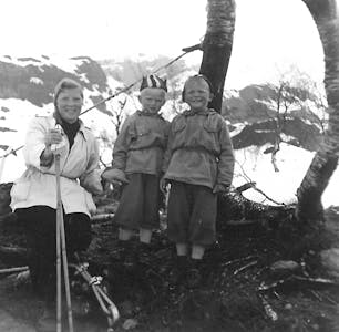 PÅ skitur. Solbjørg, Kåre og Jan Ole Rød. 