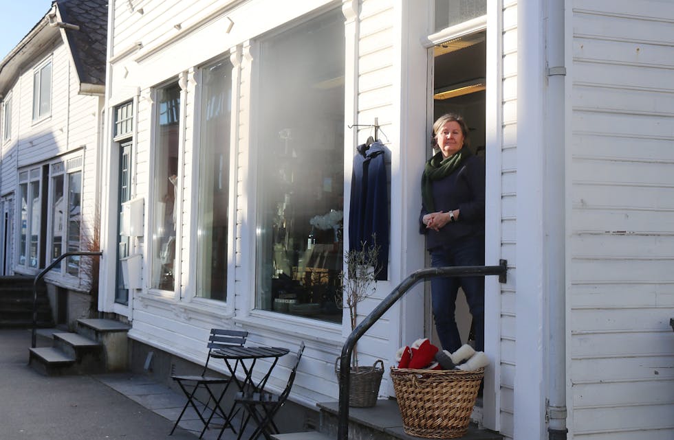 Helsekostbutikken i Rådhusgata stenger likevel ikkje dørene når Kari Løvik Lillehammer gir seg. Ein kunde vil overta butikken. 