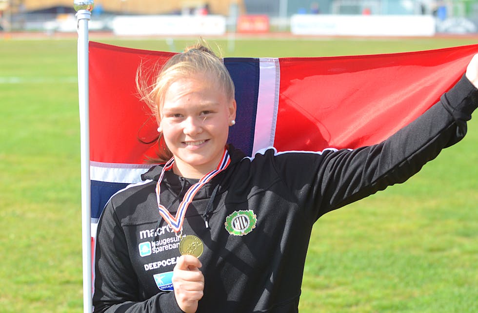 Hanna Haugsvær har tatt store steg i kulestøyt og diskos, og har som mål å kvalifisere seg for EM i 2022. Ho er tildelt støtte frå Sparebankstiftelsen til vidare satsing. 