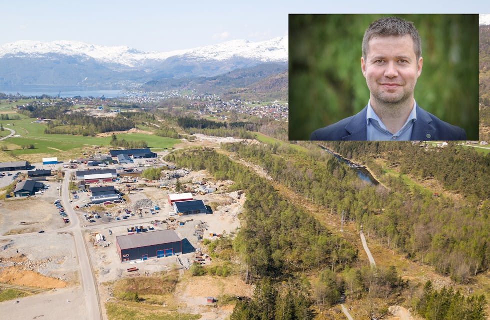 Selskapet Hy2gen har gjennomført mulegheitsstudie til etablering av ein ammoniakkfabrikk på Birkeland i Sauda. Prosjektet får brei politisk støtte, og blir skildra som eit eksempel til etterfølging av sentrale politikarar som Geir Pollestad (innfelt).