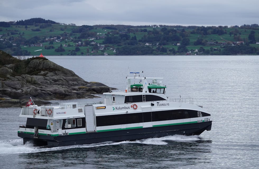 M/S «Fjordlys» fekk skader i framdriftssystemet og i teknisk rom etter grunnstøytinga for snart seks veker sidan.