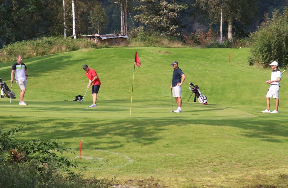 Sauda Golfklubb er éin av mange lokale organisasjonar som nyt godt av ordninga som kompenserer for meirverdiavgift ved kjøp av varer og tenester. I 2021 gav dette over 70 000 kroner tilbake til klubben.