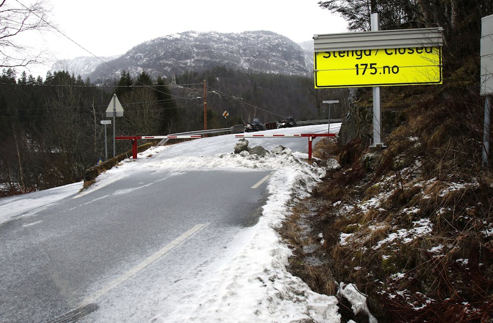 I store delar av januar i år har bilvegen mellom Hellandsbygd og Breiborg vore snøfri og fullt kjørbar. Likevel har bommen hindra all motorisert ferdsel. 
