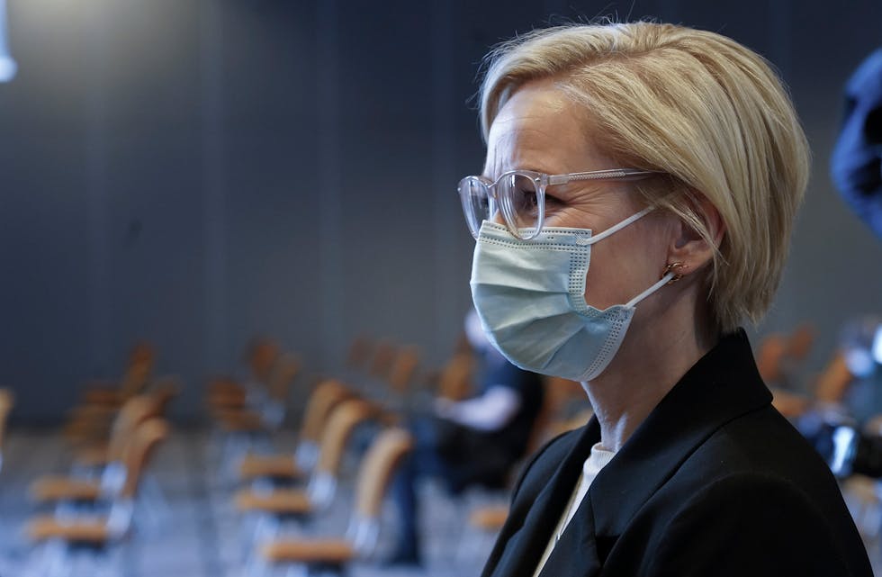 Helse- og omsorgsminister Ingvild Kjerkol og statsminister Jonas Gahr Støre inviterer til korona-pressekonferanse laurdag formiddag.