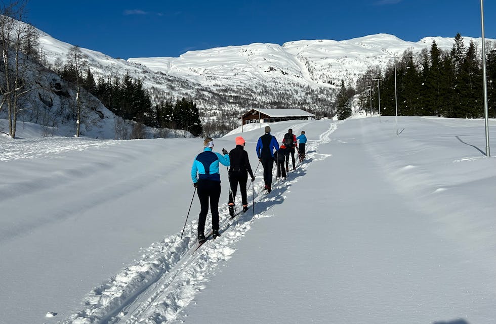 Februar 2022 kom med nedbør langt over normalen. I høgareliggande strok kom mykje av det som snø, og slikt blir det gode skiforhold av. Her frå Slettedalen, 500 meter over havet, 27. februar.