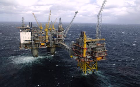 Oseberg-feltet produserer både olje og gass. Desse råvarene kan gi den norske staten enorme petroleumsinntekter i år. 
