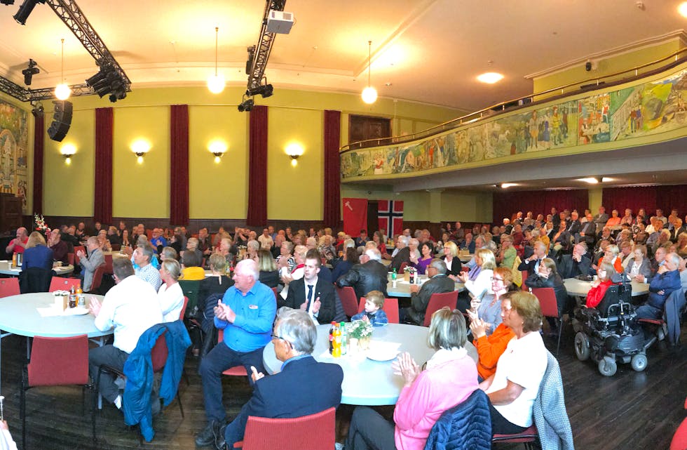 Mykje folk i Storesalen i Folkets Hus 1. mai 2019.
