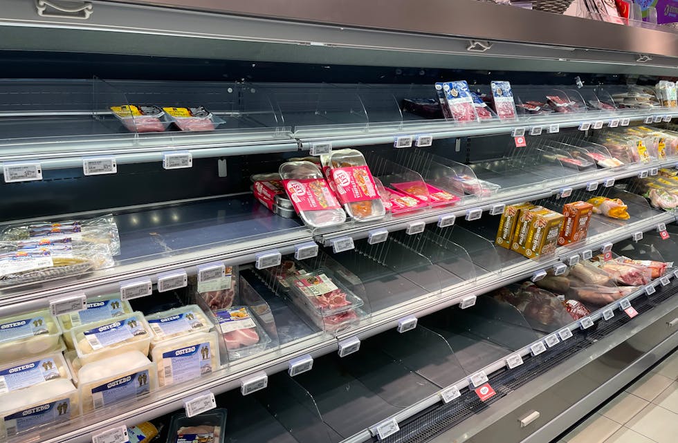 På Coop var det i dag, påskeaftan, fleire tomme varehyller.