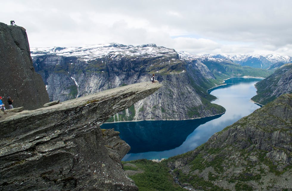 Trolltunga er eit av turmåla som får støtte i ordninga. 