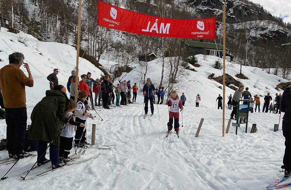 Påskerennet i Åbødalen blei eit populært innslag for dei yngste.