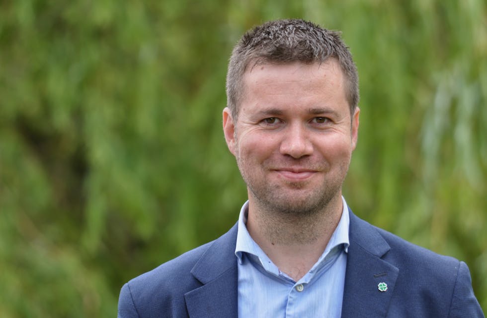 Finanspolitisk talsperson Geir Pollestad i Senterpartiet gler seg over at finanskomiteen går inn for ei skjerping av det nasjonale jordvernmålet.