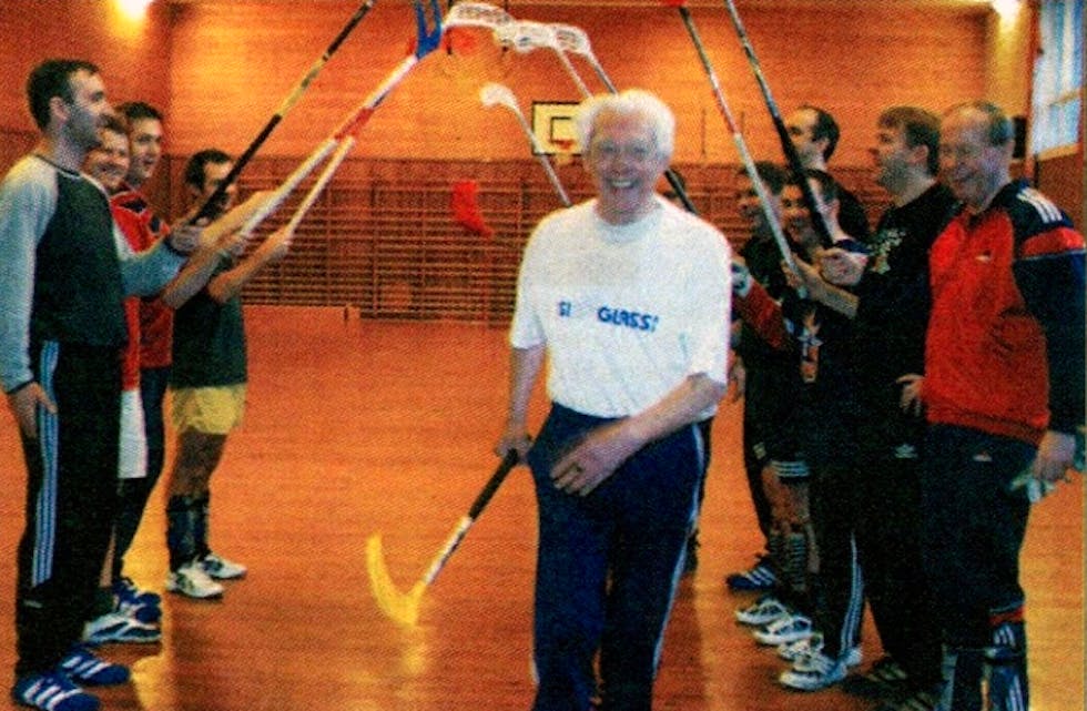 Klipp frå Ryfylke i 2004; Kulturpartiet feirar at Anders Kjellevoll rundar 80.
