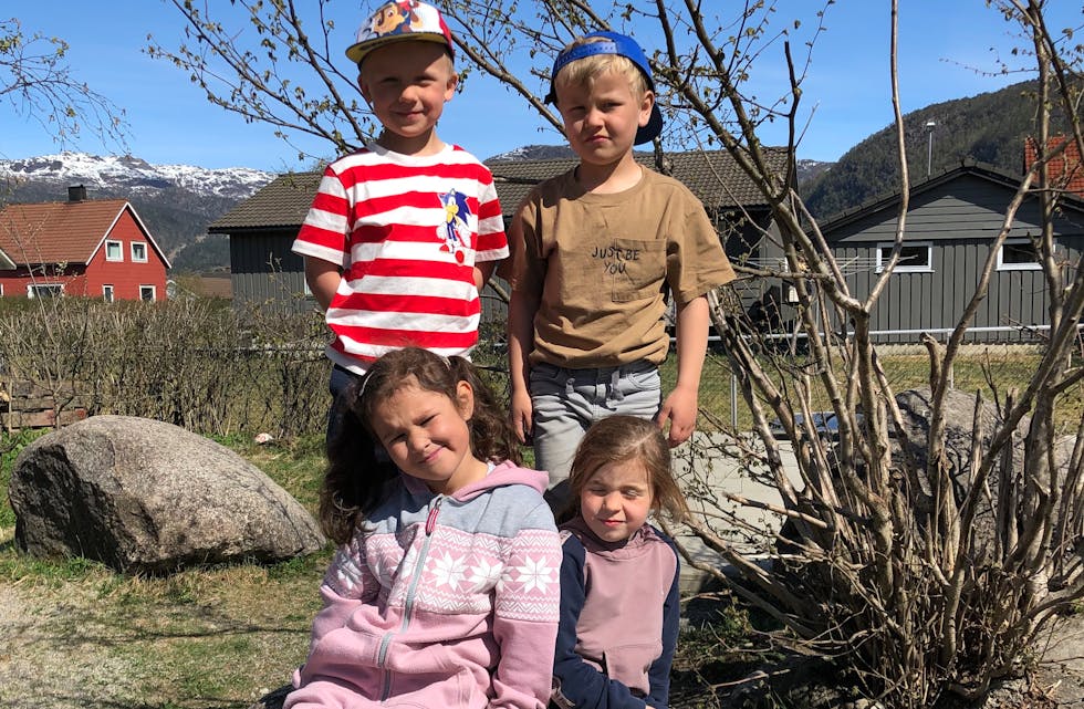 Desse førskulebarna er klare til å bidra: Lucas Håheim Valskår, Ola Hauge, Sara Illiari Montoya og Lykke Eliza Langåker Huse.