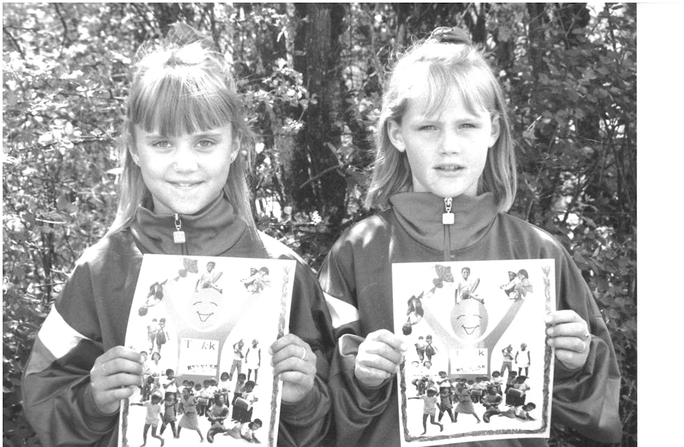 Desse to 9-åringane besøkte Ryfylke i 1994, etter å ha samla pengar inn til Redd Barna. 