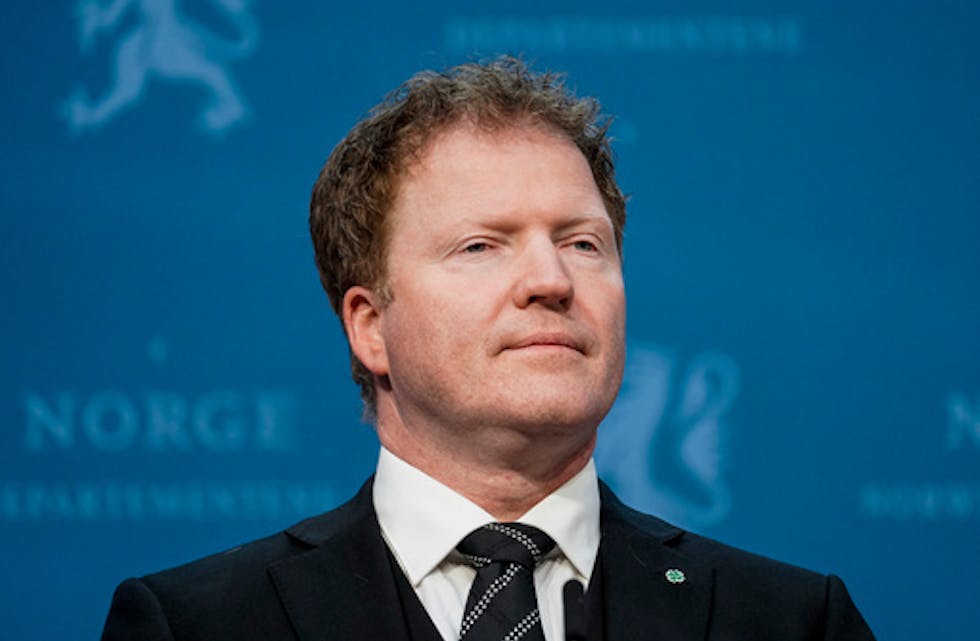Kommunal- og distriktsminister Sigbjørn Gjelsvik varslar at kommunane vil få ein vekst i frie inntekter på mellom 1,8 og 2,3 milliardar kroner neste år. 