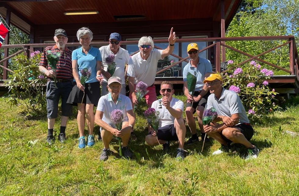 Vinnarane av Fyrsvingen cup 2022 blei laget frå 4208. Bak frå venstre står Erling Ness Øye, Aud Alhaug, Bjørn Håheim, Ton Zweedijk og Stig Amdal. Framme frå venstre: Sigrid Isberg Klyve, Erik Husebø (med pokalen» og Hans A. Wigelius. Ikkje med på bildet: Terje Olsen. 