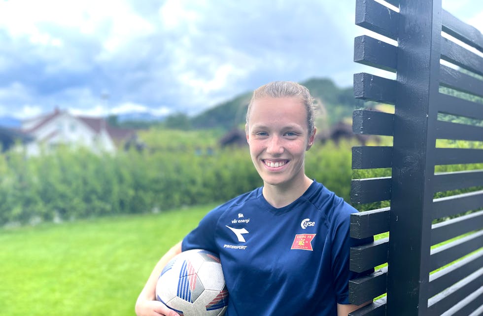 Kristiane Teig drøymer om å bli fotballproff. Planen var å starta forsiktig i Vidar, og så kanskje få innpass hos Viking etter kvart. Men Viking kapra henne etter at ho kun hadde hatt éi trening med klubben Vidar.