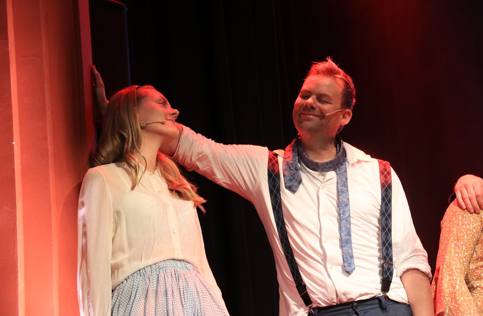 Ayla Fatnes Rognskog og Johnny Dalini under onsdagens generalprøve på Voi Voi Åbøbyen.
