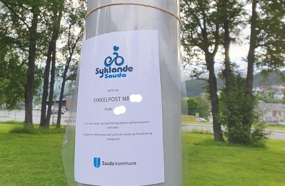 20 slike sykkelpostar er plassert ut i Sauda og Saudasjøen.