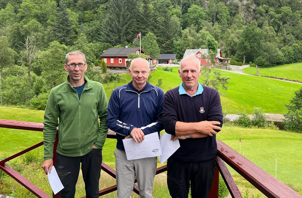 Vinnaren i B-klassen, Geir Idar Nonslid, flankert av Olav Oustad (til venstre) og tredjemann John Arne Steensnæs.