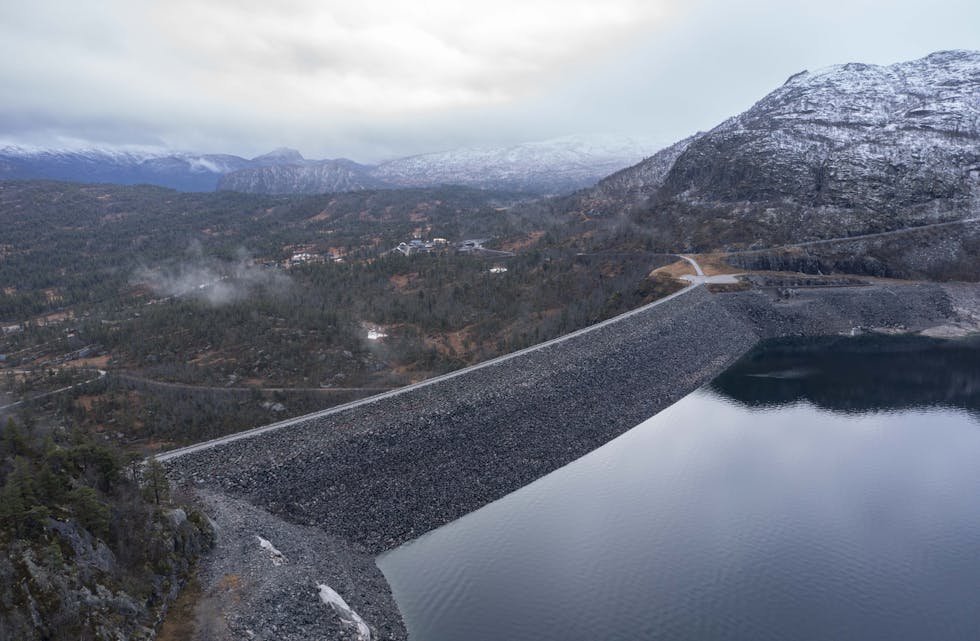 Styresmaktene er blant anna uroa over historisk låge vassmagasin i prisområde NO2, Kristiansand. Her er Agder Energis dammar i Bykle i Setesdal.