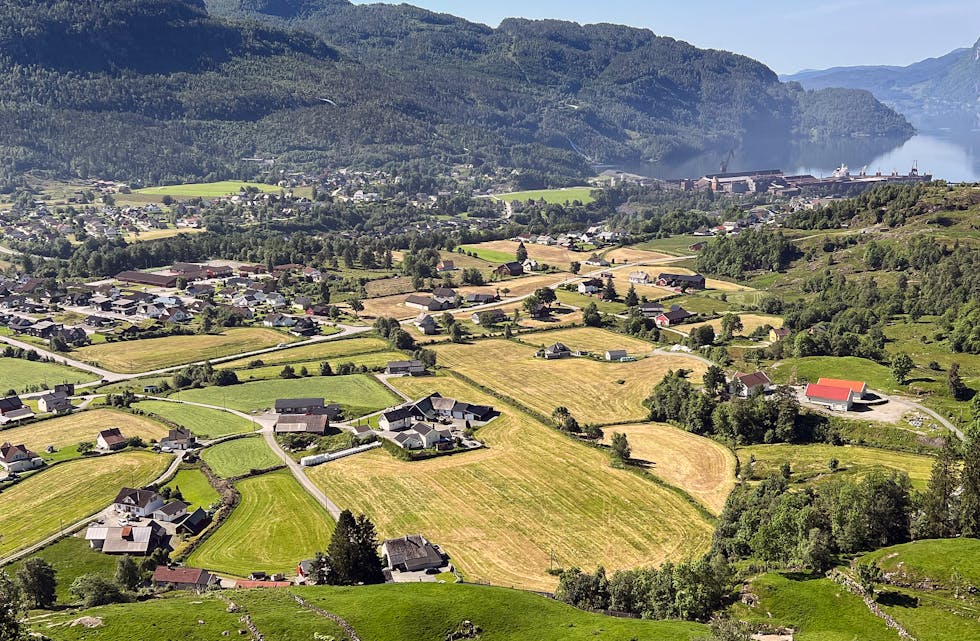 Sauda sett frå Trelberåsberget, tropedagen fredag 24. juni 2022.