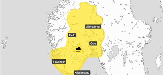 Tysdag kan det bli styrtregn i store delar av det sørlige Norge. 
