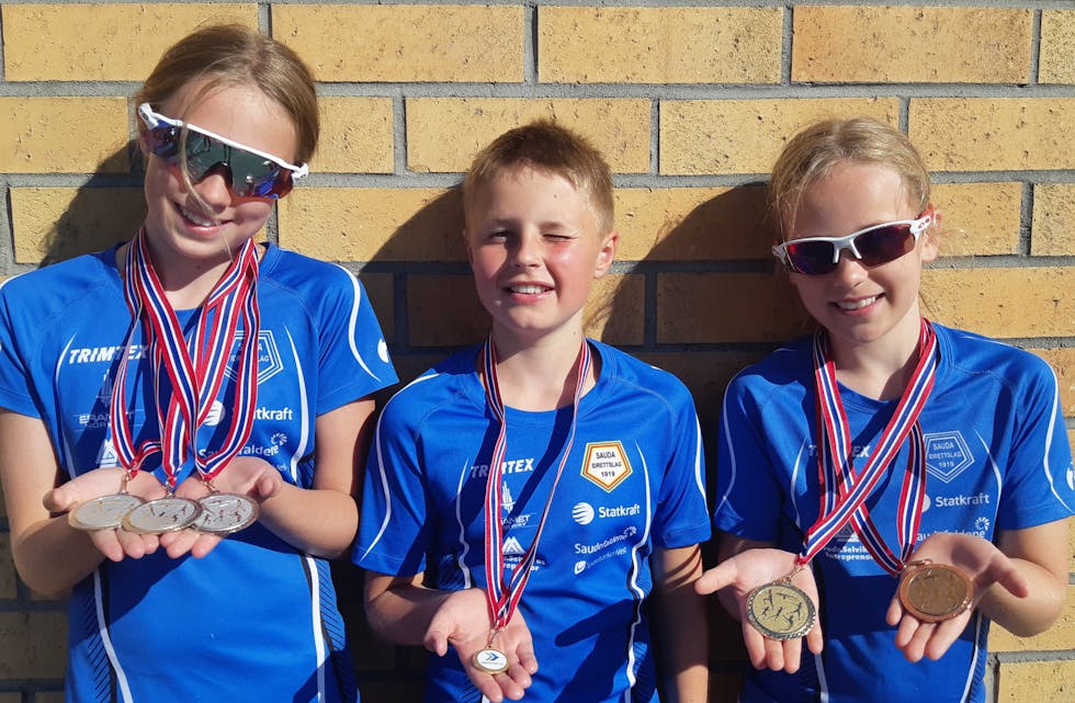 Elvira Stuhr, Håkon Lunde og Emma Stuhr med medaljar frå Gassco-lekene.