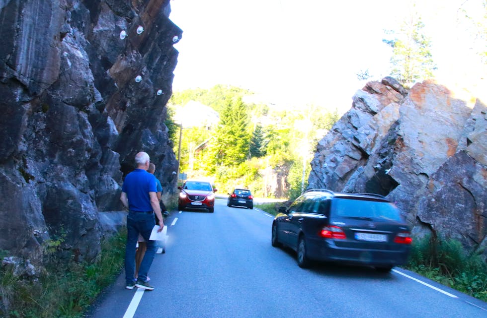 Det er ingen plass for fotgjengarar eller syklistar å vike unna trafikken på fleire av vegstrekka mellom Sauda Gard og Svandalsfossen. 