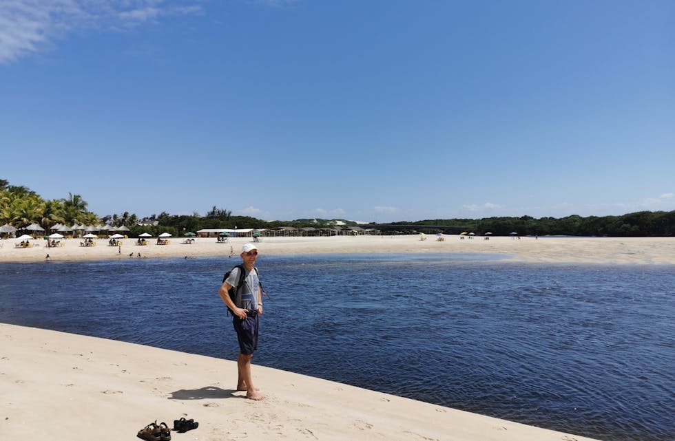 Vi storkoser oss i et behagelig klima med over 30 grader om dagene, men heldigvis blåser en frisk og god vind over byen.