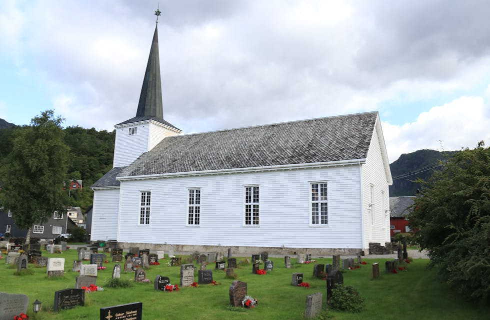 Oppvarminga av kyrkjebygg er dyrt om dagen – men ikkje så dyrt som soknerådet frykta i januar. 